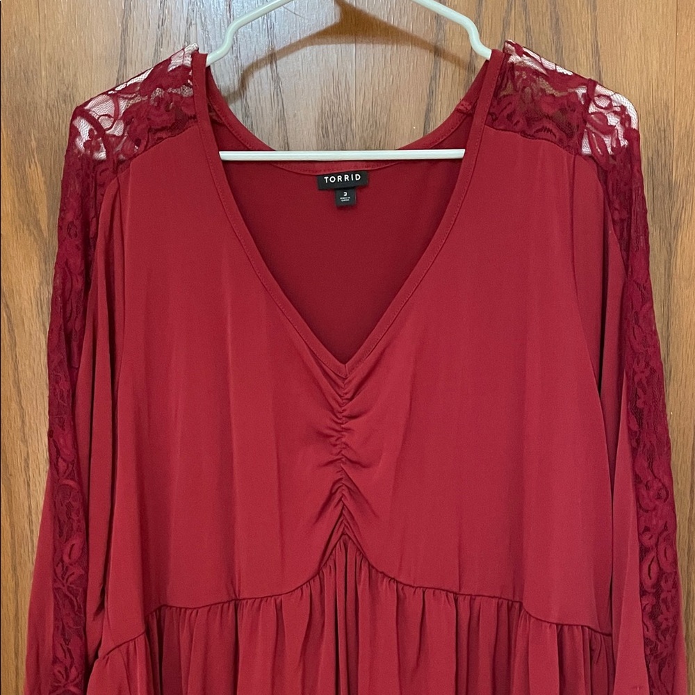 TORRID UEC Women’s Size 3 (22/24) Red Burgundy Lace Accent Top Shirt - Picture 2 of 8